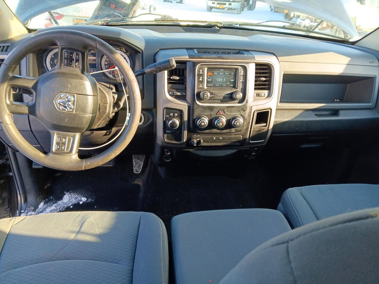 2014 RAM 1500 ST photo 15