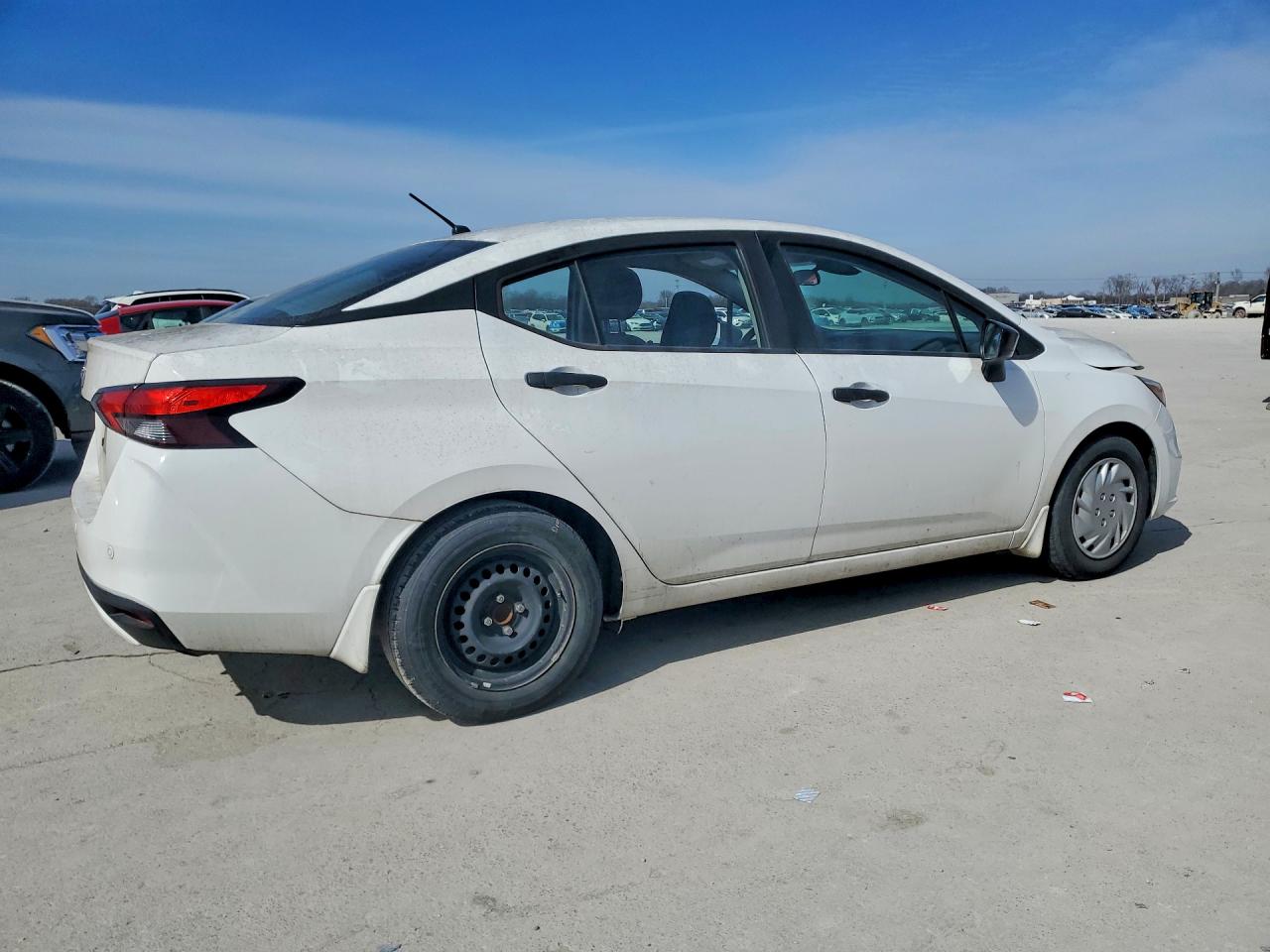 2020 NISSAN VERSA S photo 5