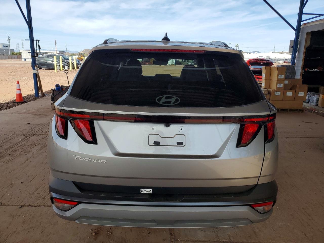 2025 HYUNDAI TUCSON SEL photo 16