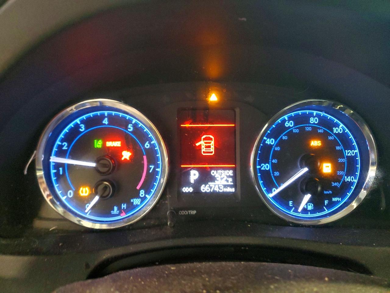 2017 TOYOTA COROLLA LE photo 17