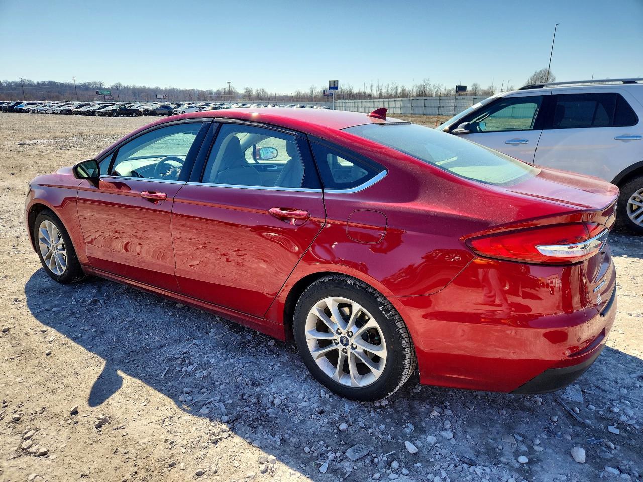 2019 FORD FUSION SE photo 2