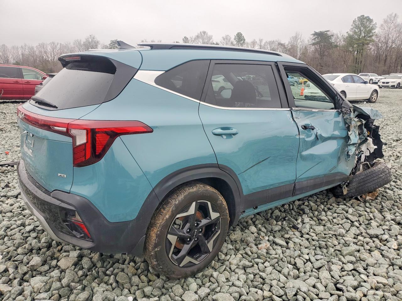 2025 KIA SELTOS EX photo 7