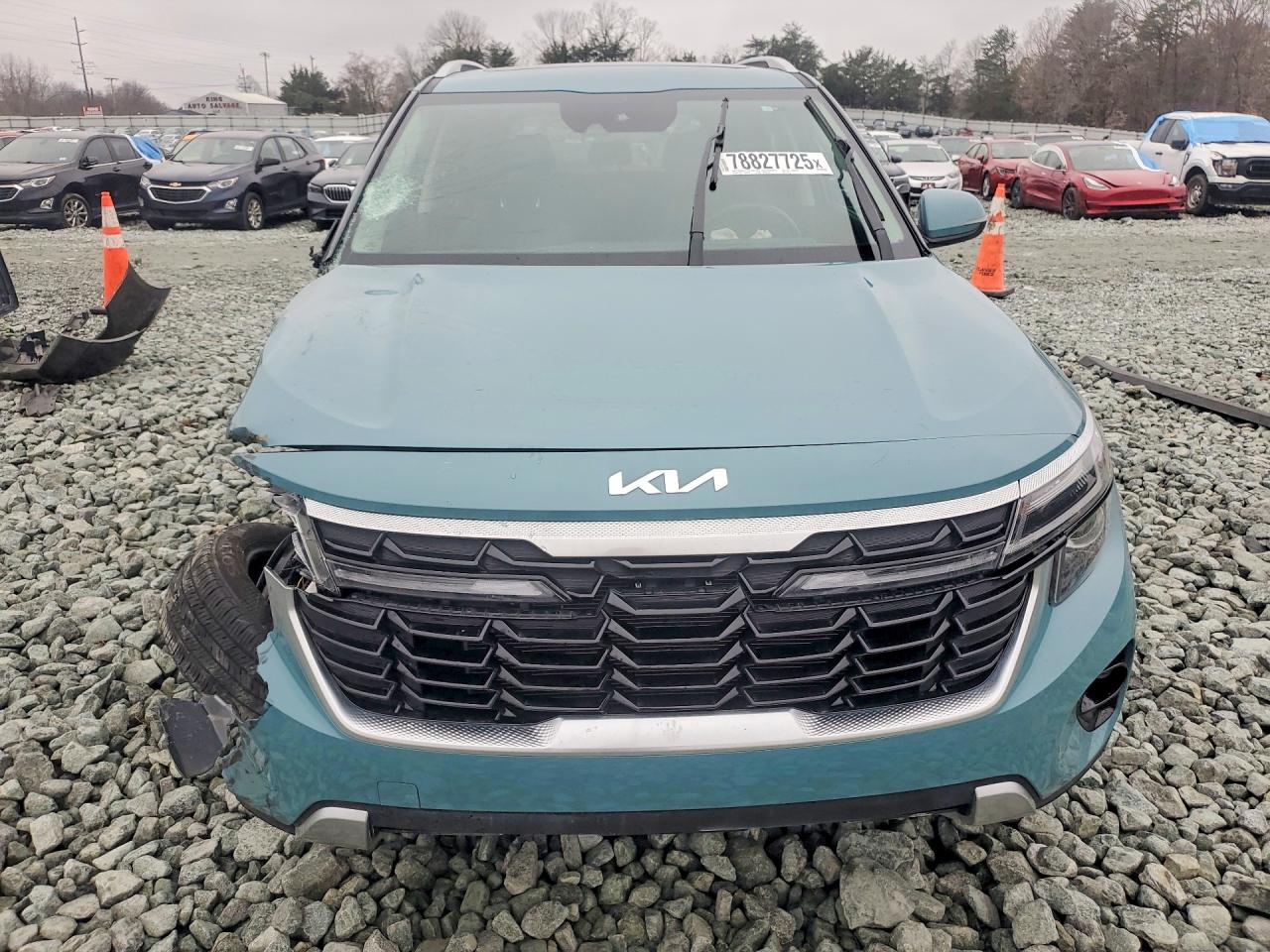 2025 KIA SELTOS EX photo 13