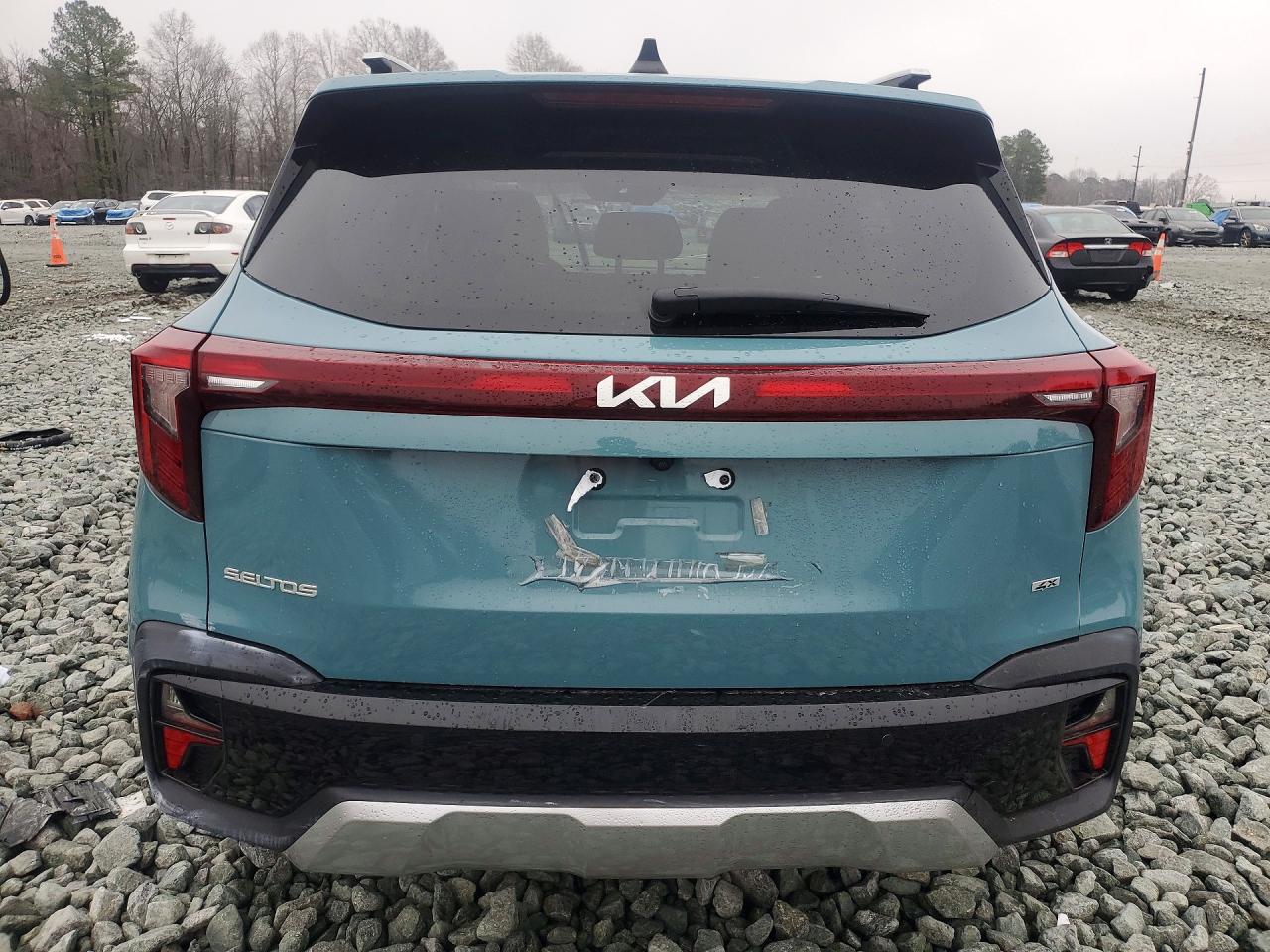 2025 KIA SELTOS EX photo 16
