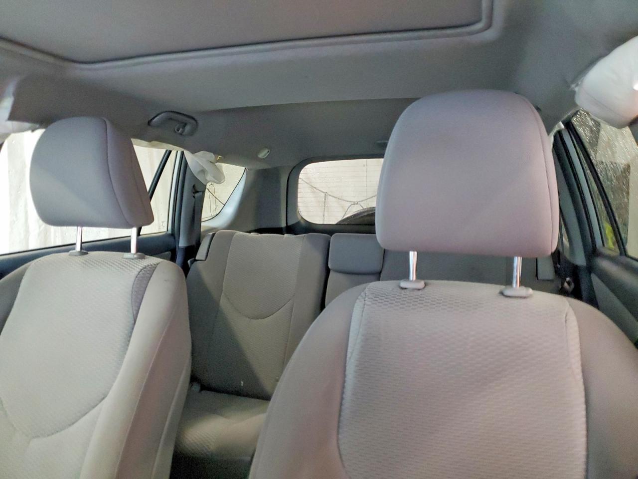 2012 TOYOTA RAV4 BASE photo 10