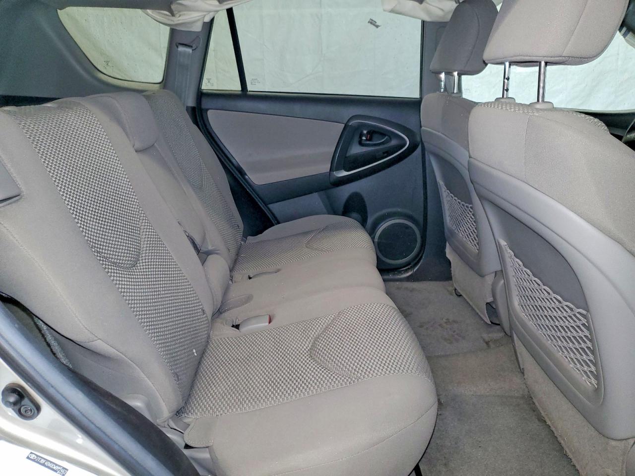 2012 TOYOTA RAV4 BASE photo 11