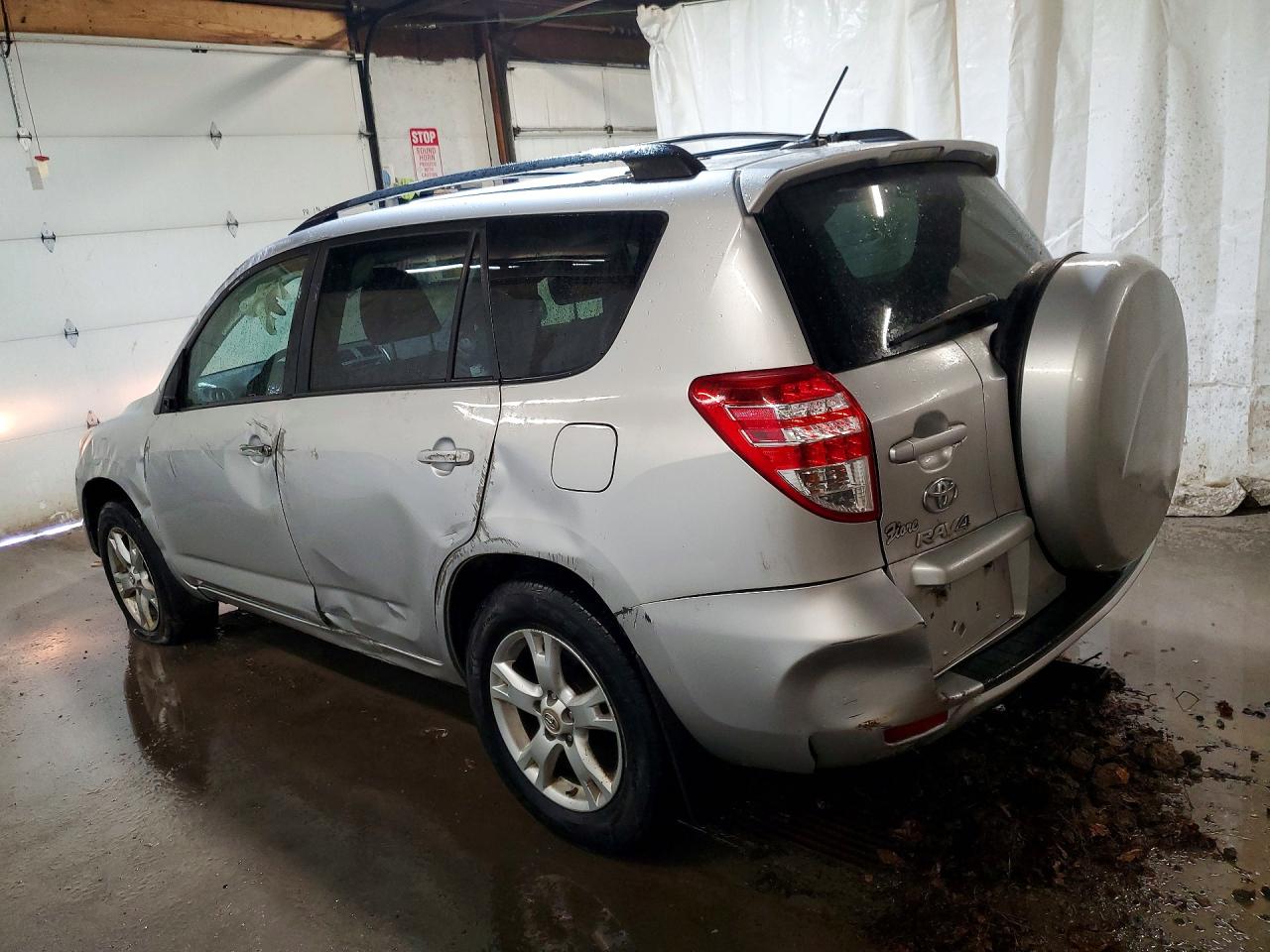 2012 TOYOTA RAV4 BASE photo 2