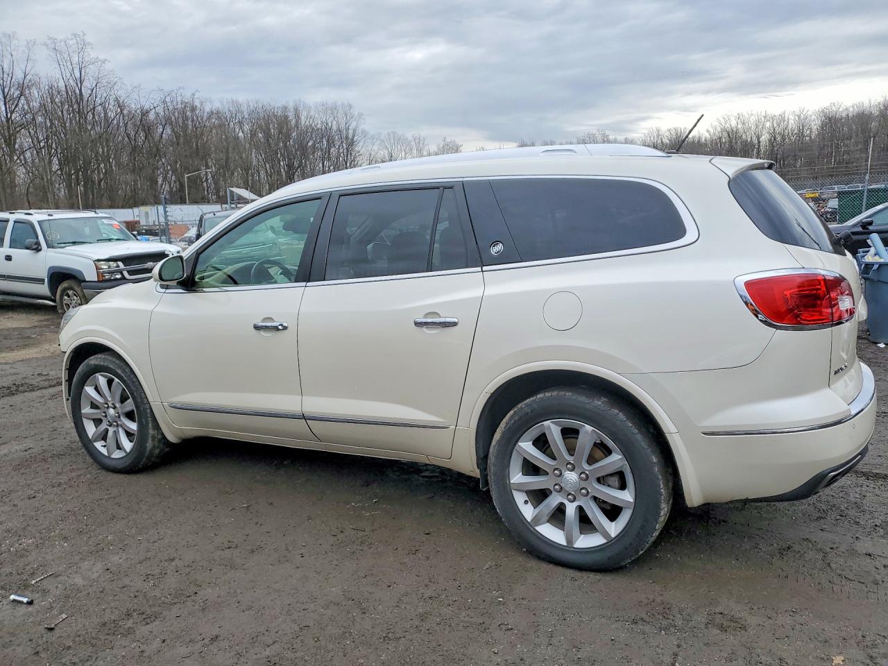 2015 BUICK ENCLAVE photo 3