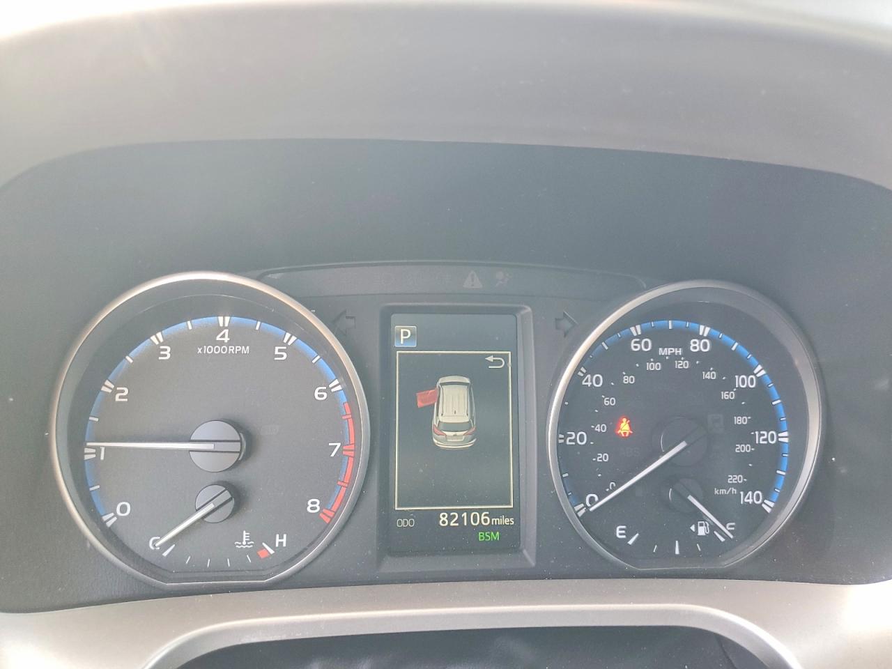 2018 TOYOTA RAV4 XLE photo 17