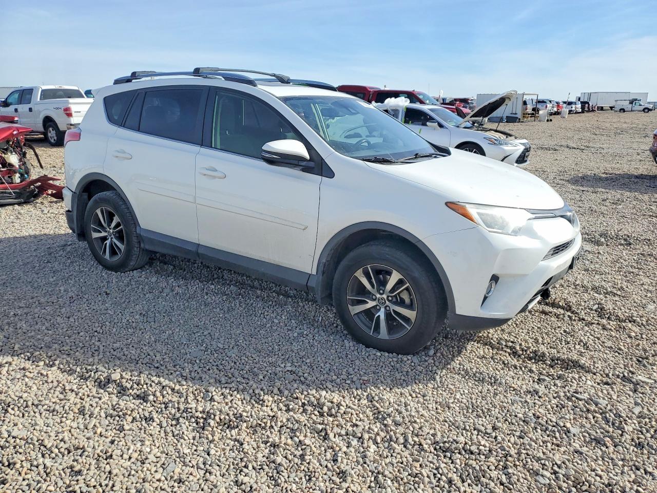 2018 TOYOTA RAV4 XLE photo 7