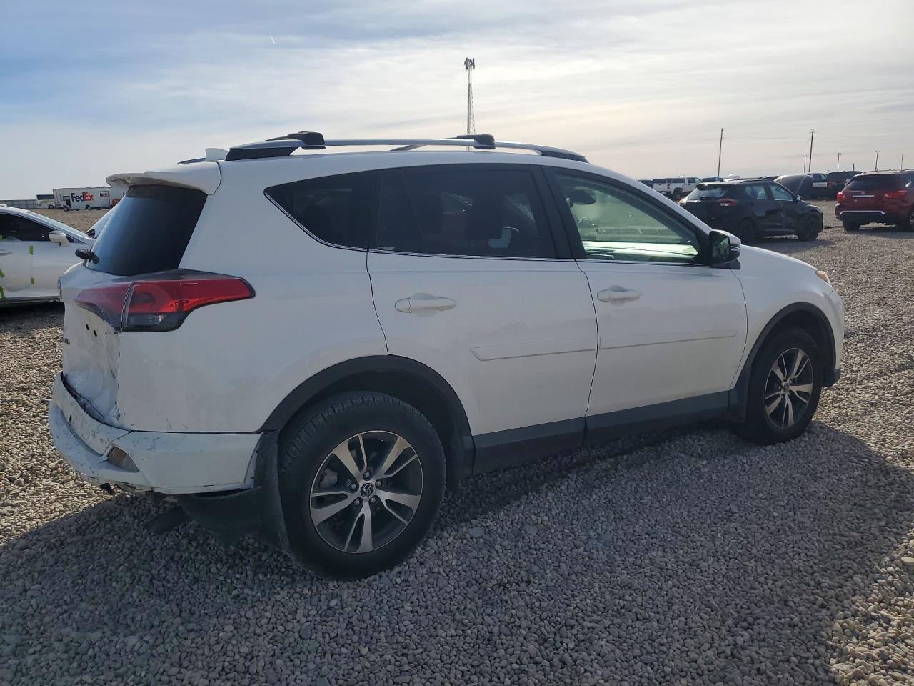 2018 TOYOTA RAV4 XLE photo 5