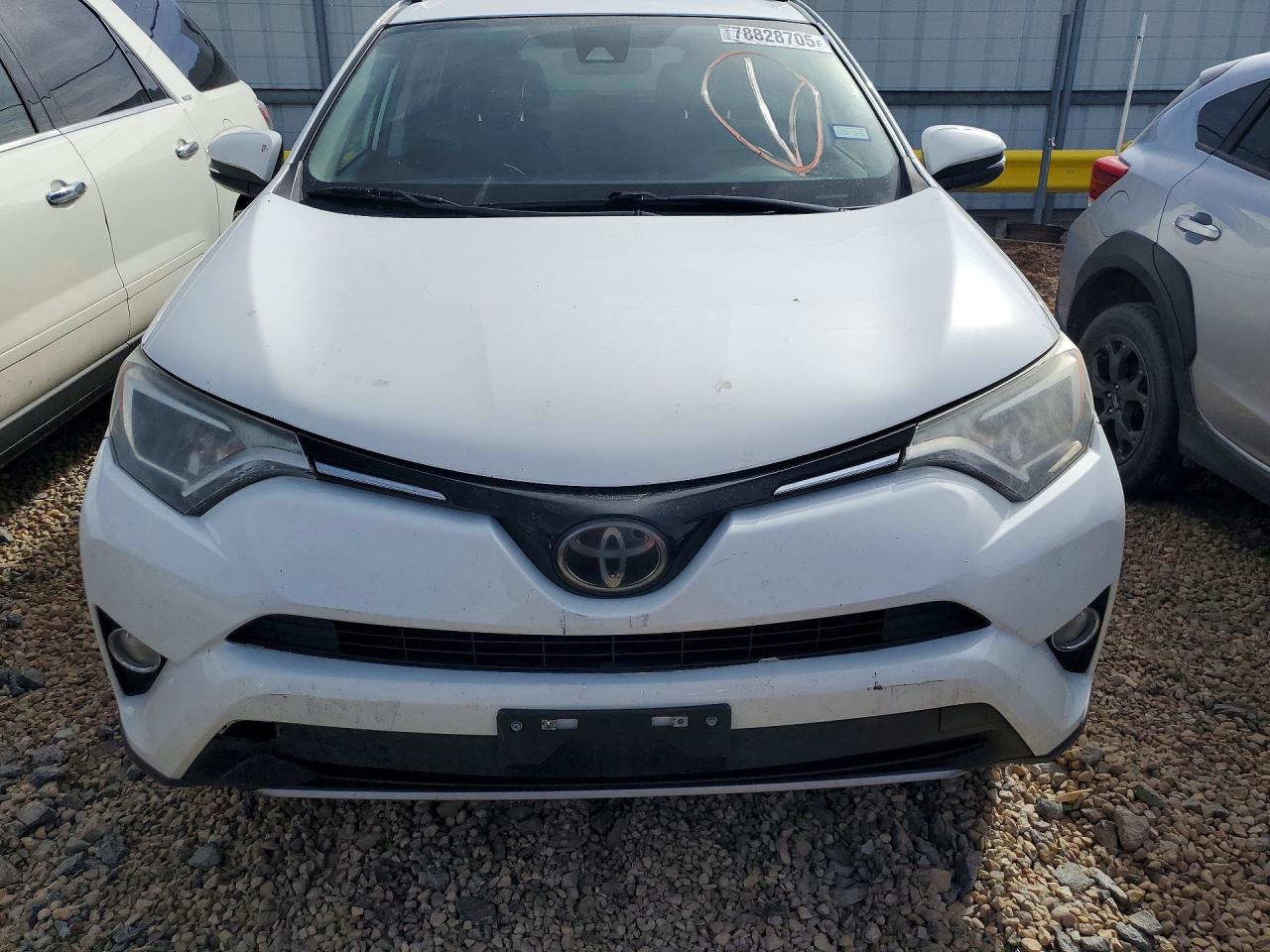 2018 TOYOTA RAV4 XLE photo 9