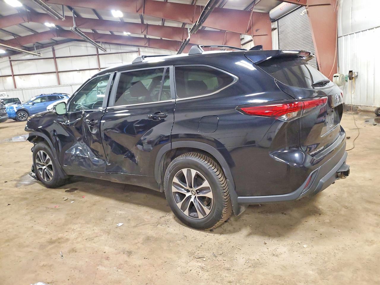 2023 TOYOTA HIGHLANDER HYBRID XLE photo 3