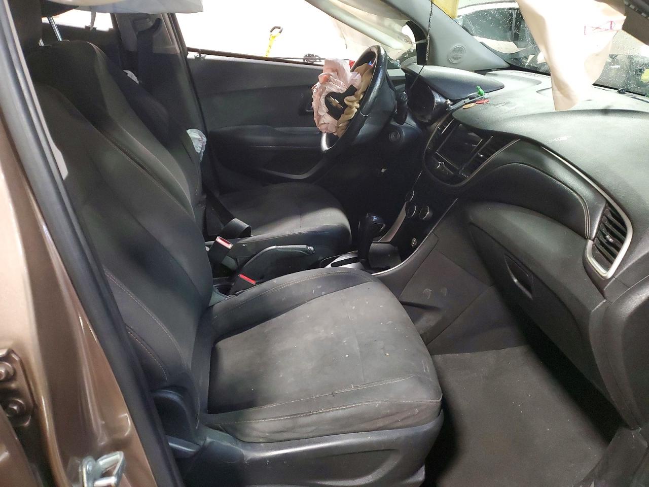 2019 CHEVROLET TRAX LS photo 19