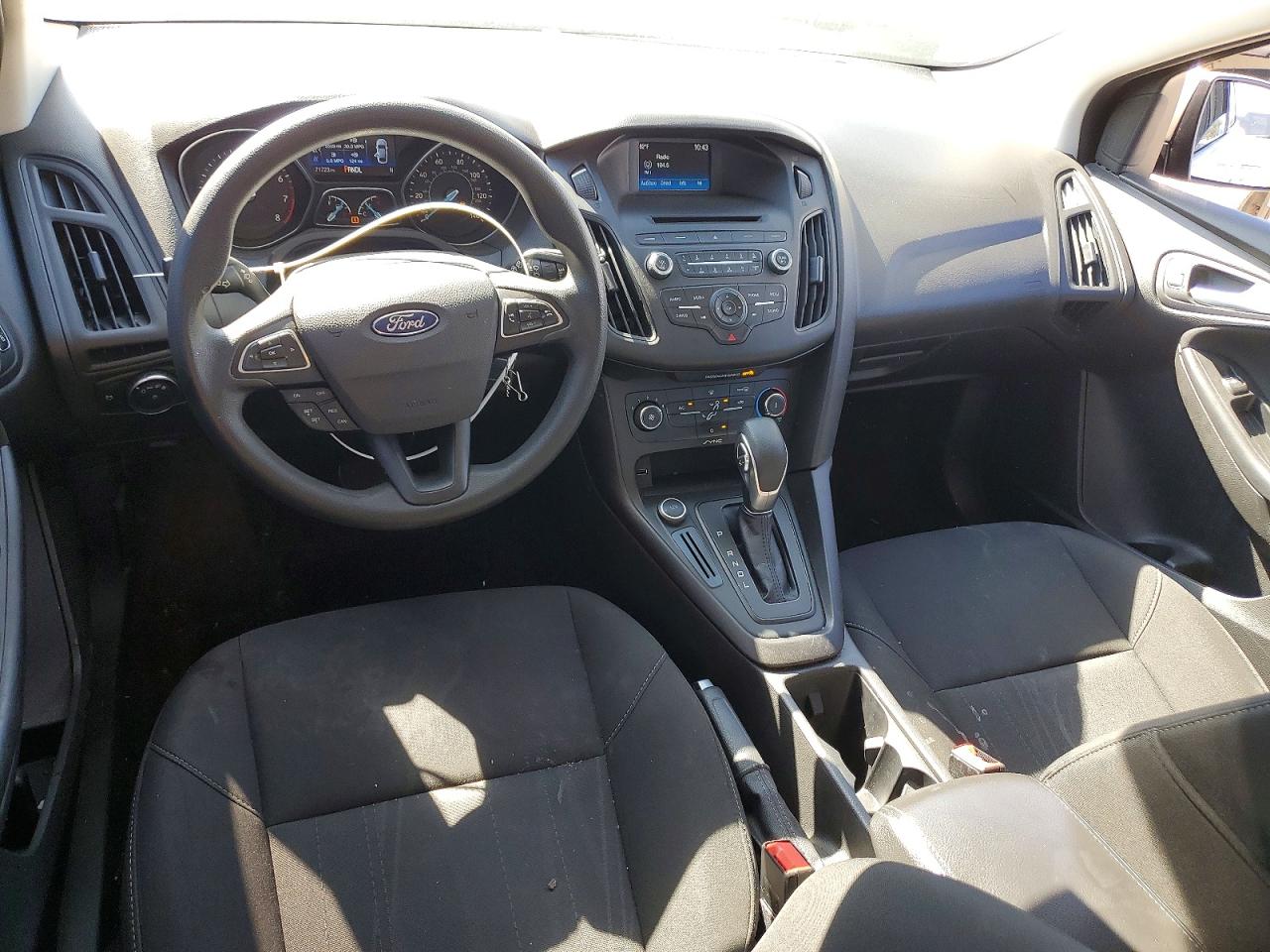 2017 FORD FOCUS SE photo 22