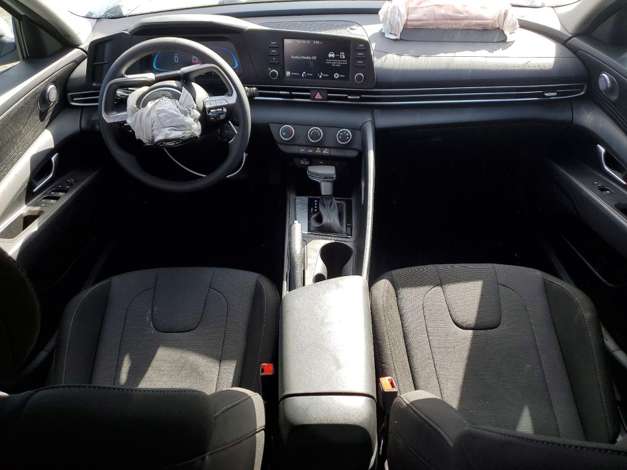 2025 HYUNDAI ELANTRA SE photo 15