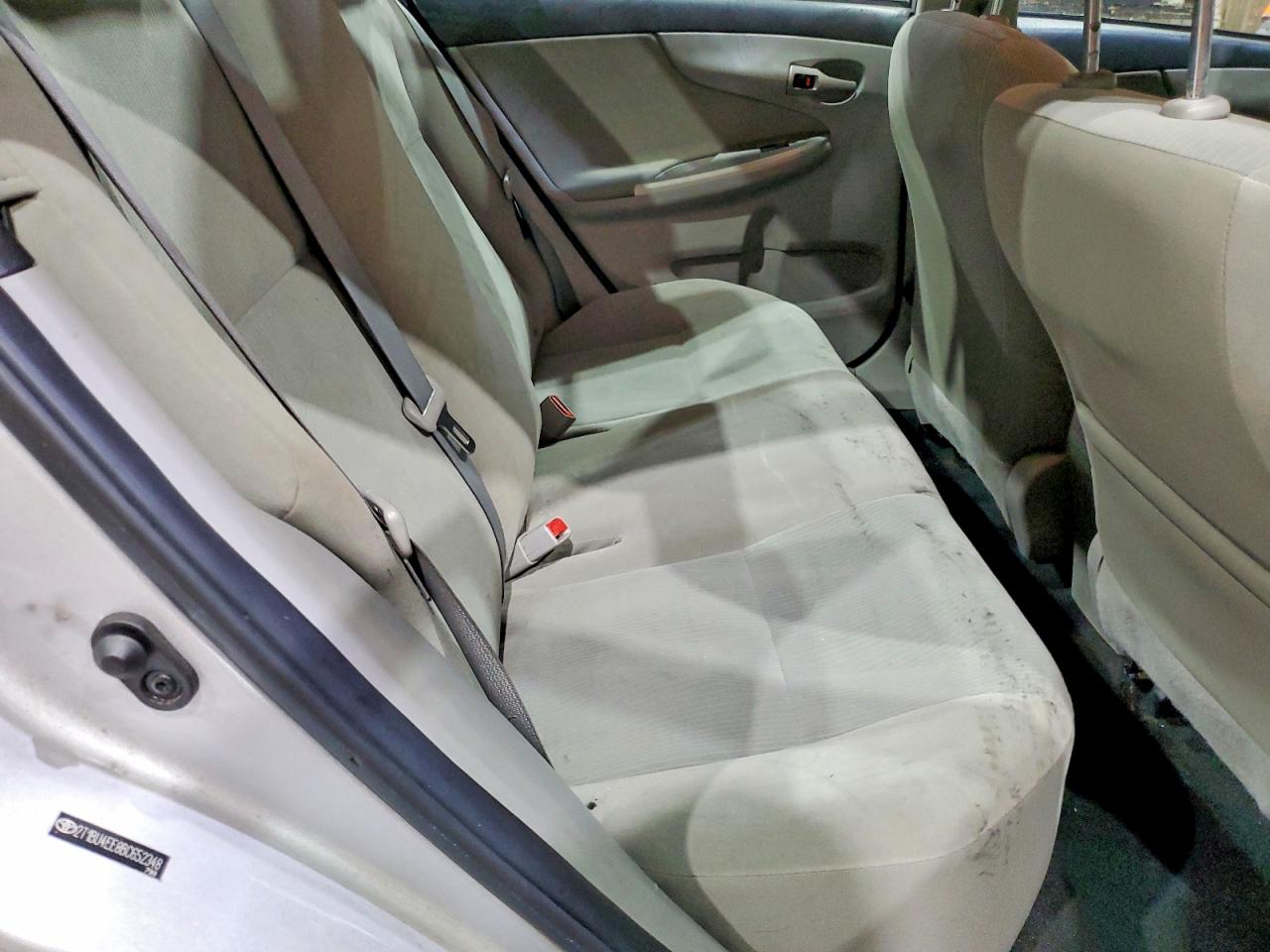 2011 TOYOTA COROLLA LE photo 10