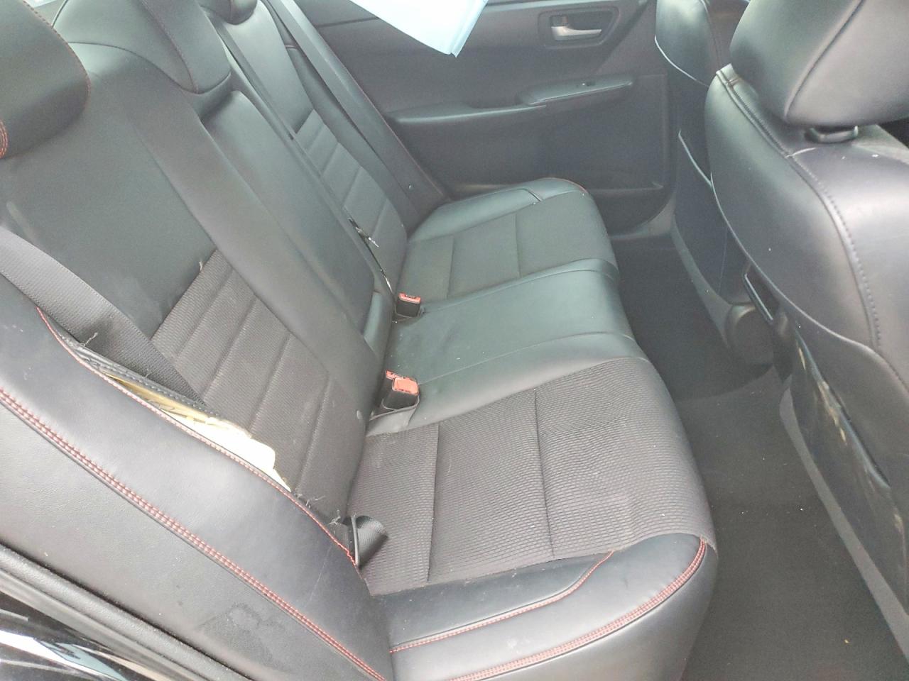 2016 TOYOTA CAMRY SE photo 10