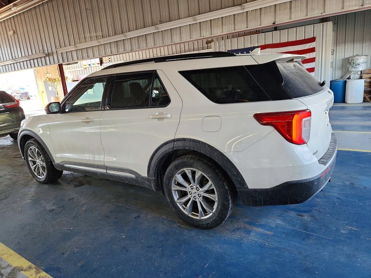 2020 FORD EXPLORER XLT photo 3