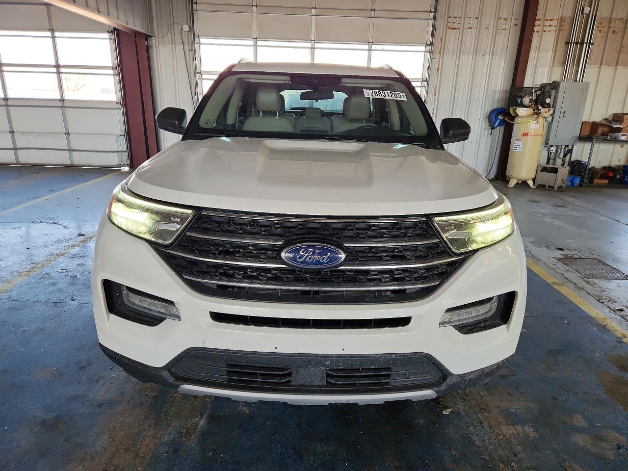 2020 FORD EXPLORER XLT photo 9