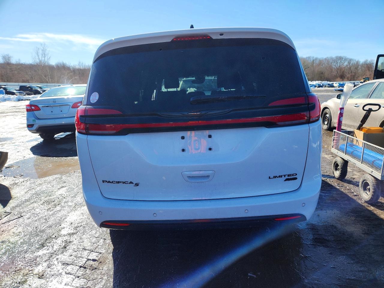 2024 CHRYSLER PACIFICA LIMITED photo 6