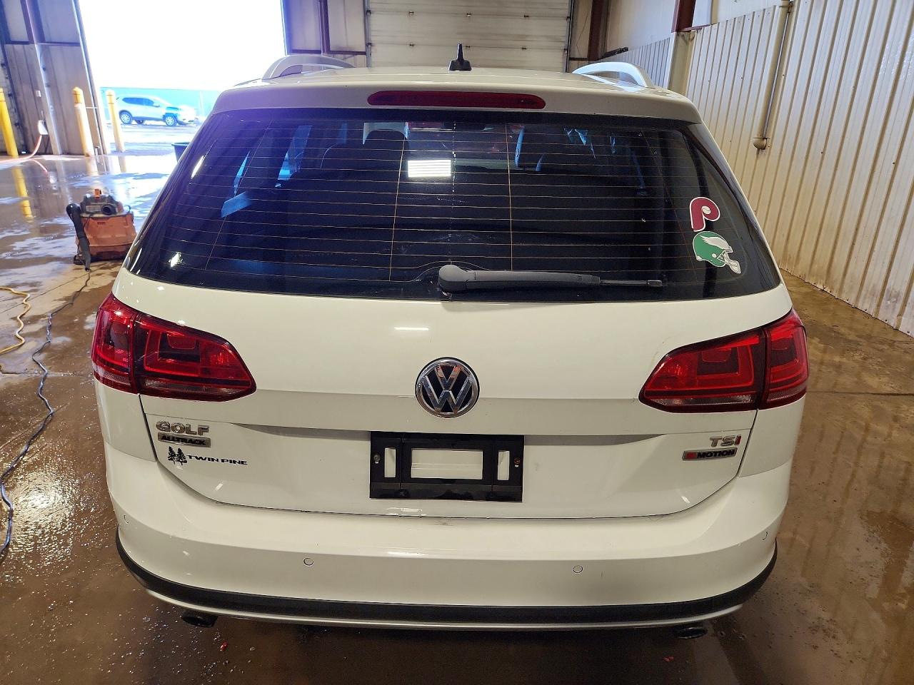 2017 VOLKSWAGEN GOLF ALLTRACK S photo 6