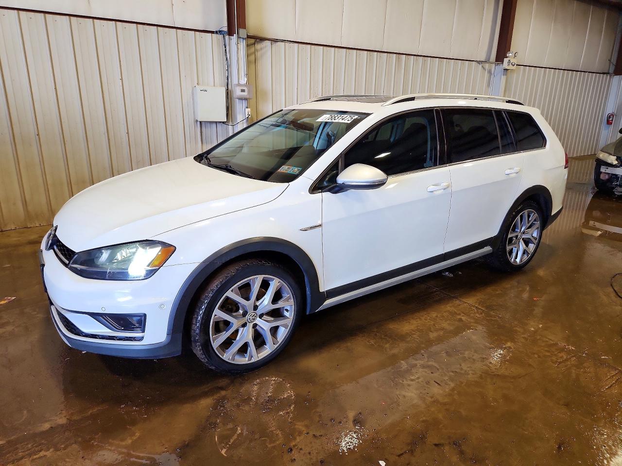 2017 VOLKSWAGEN GOLF ALLTRACK
