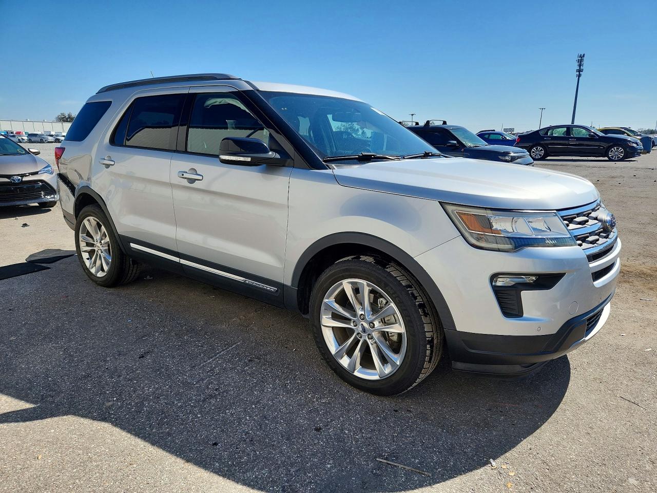 2018 FORD EXPLORER XLT photo 7