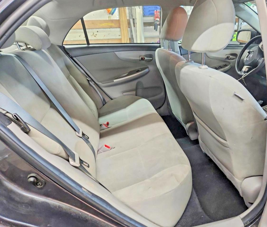 2013 TOYOTA COROLLA LE photo 10