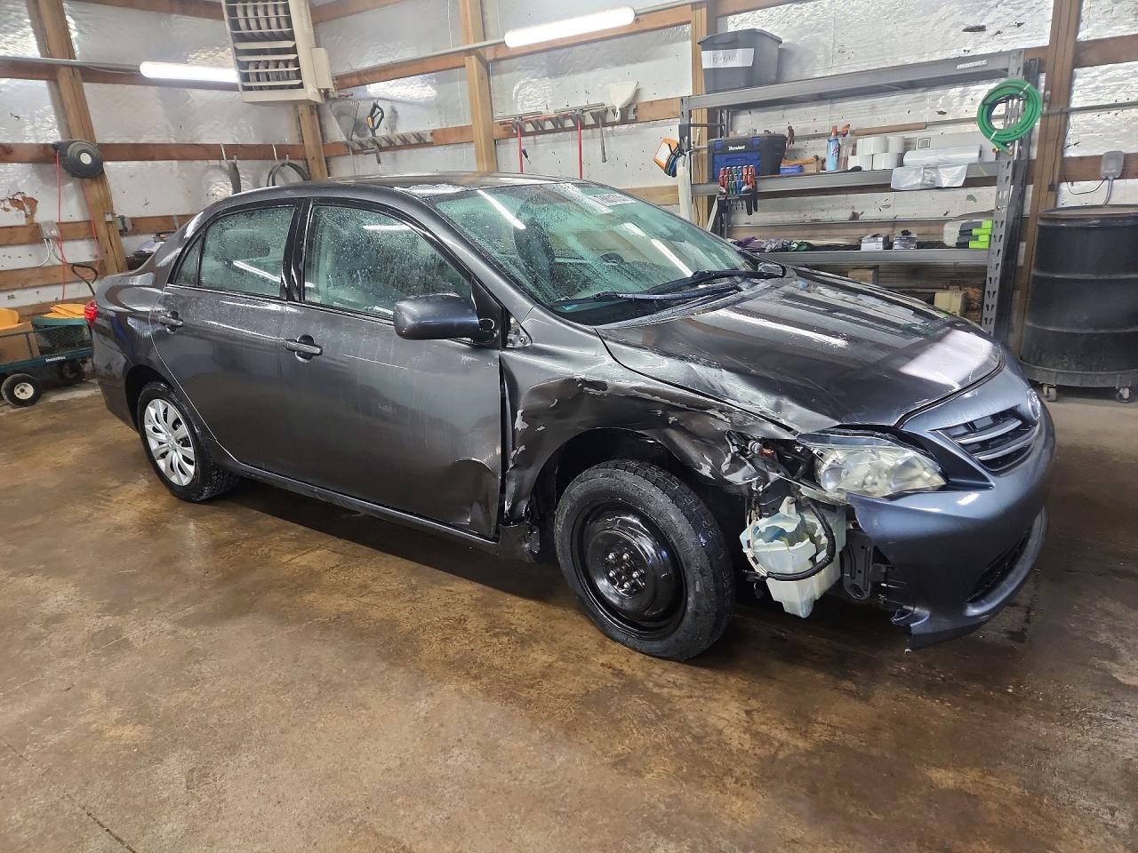 2013 TOYOTA COROLLA LE photo 4