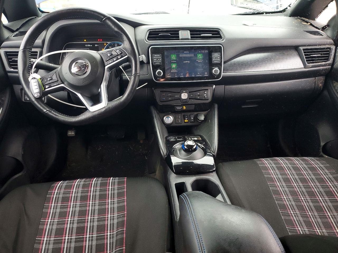 2020 NISSAN LEAF SV photo 15
