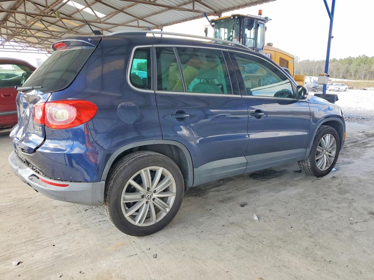2011 VOLKSWAGEN TIGUAN S photo 3