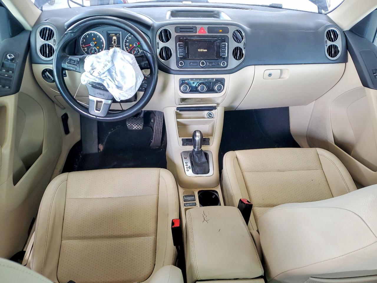 2011 VOLKSWAGEN TIGUAN S photo 8