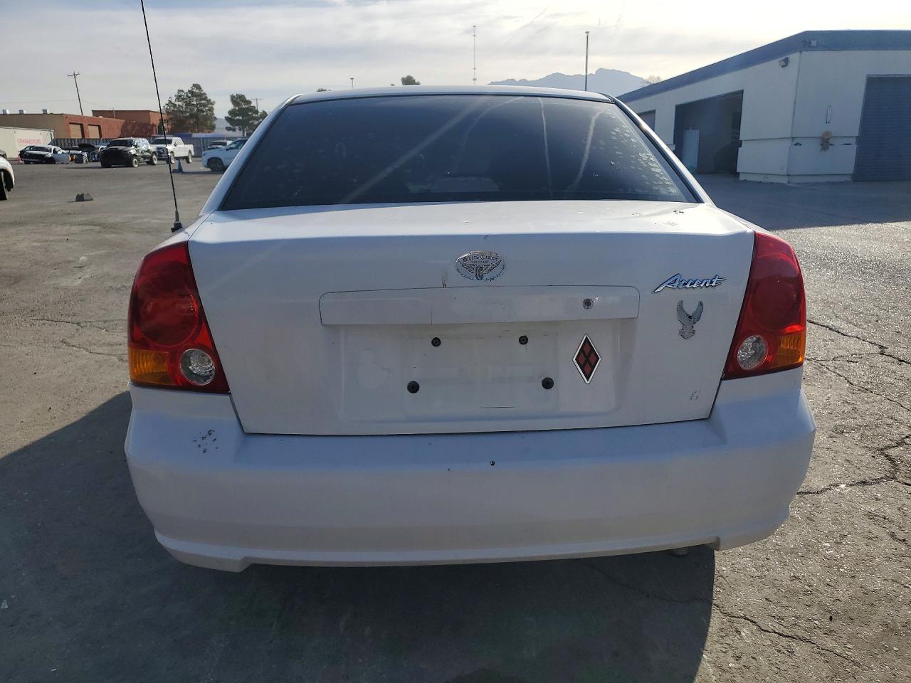 2003 HYUNDAI ACCENT GL photo 11