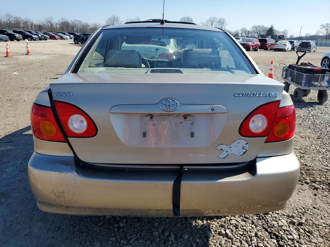 2004 TOYOTA COROLLA LE photo 11