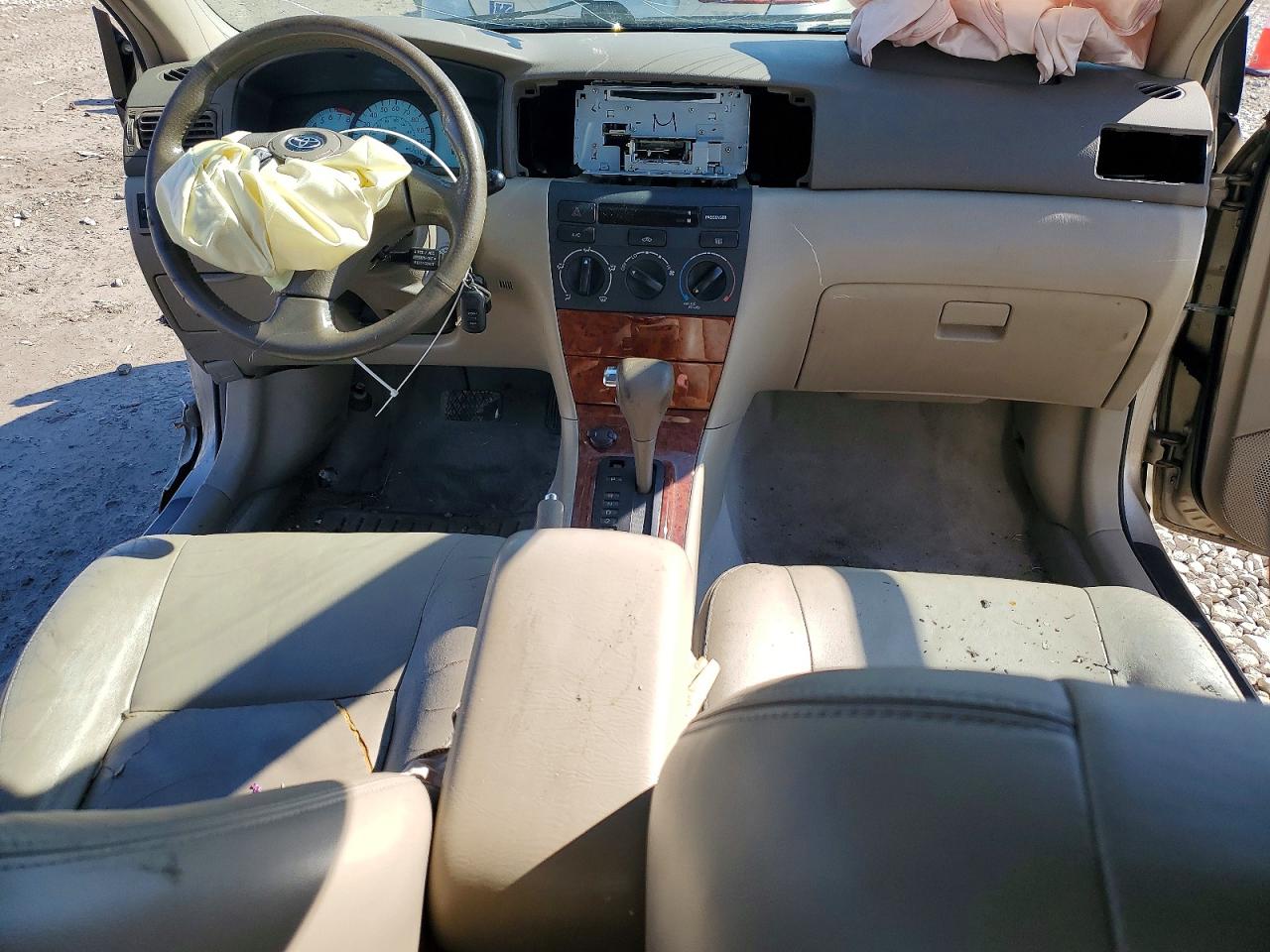 2004 TOYOTA COROLLA LE photo 15