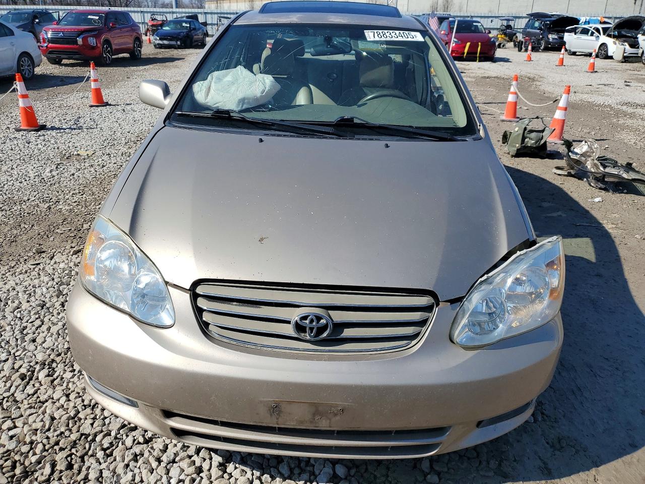 2004 TOYOTA COROLLA LE photo 9
