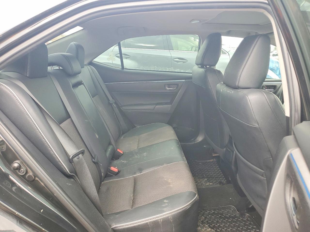 2015 TOYOTA COROLLA L photo 28