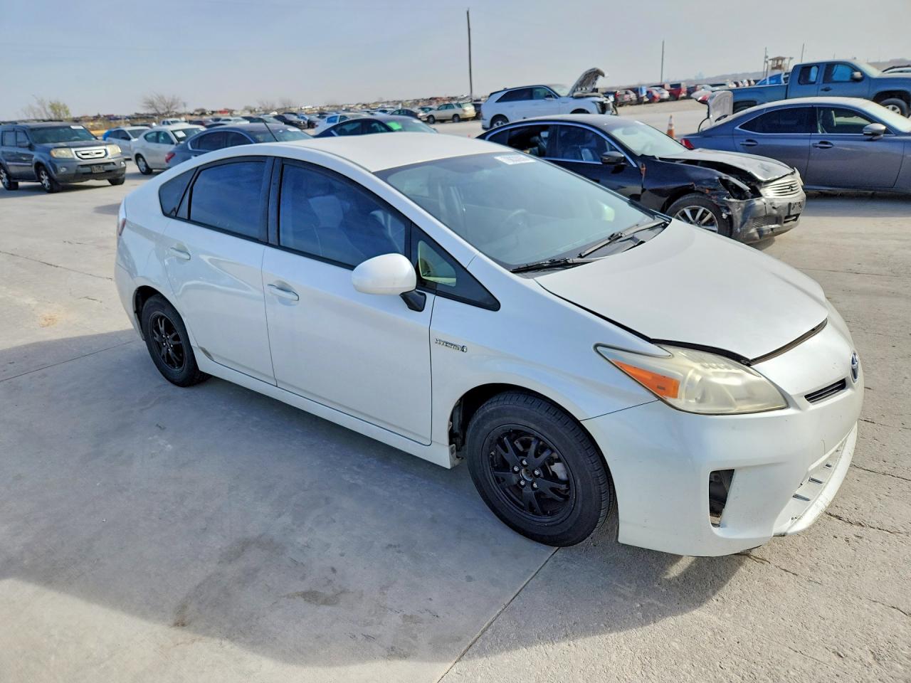 2013 TOYOTA PRIUS THREE photo 4