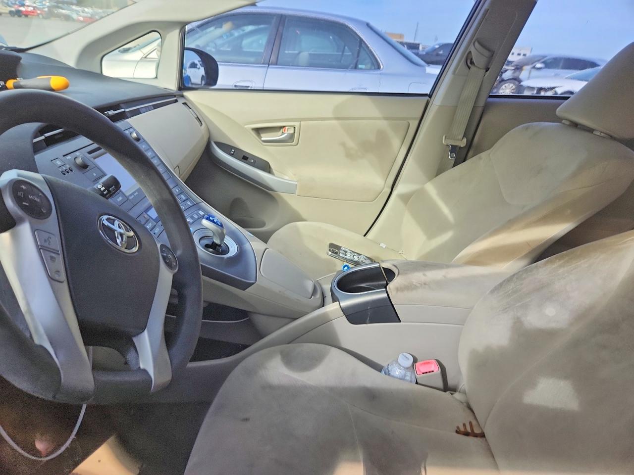 2013 TOYOTA PRIUS THREE photo 7
