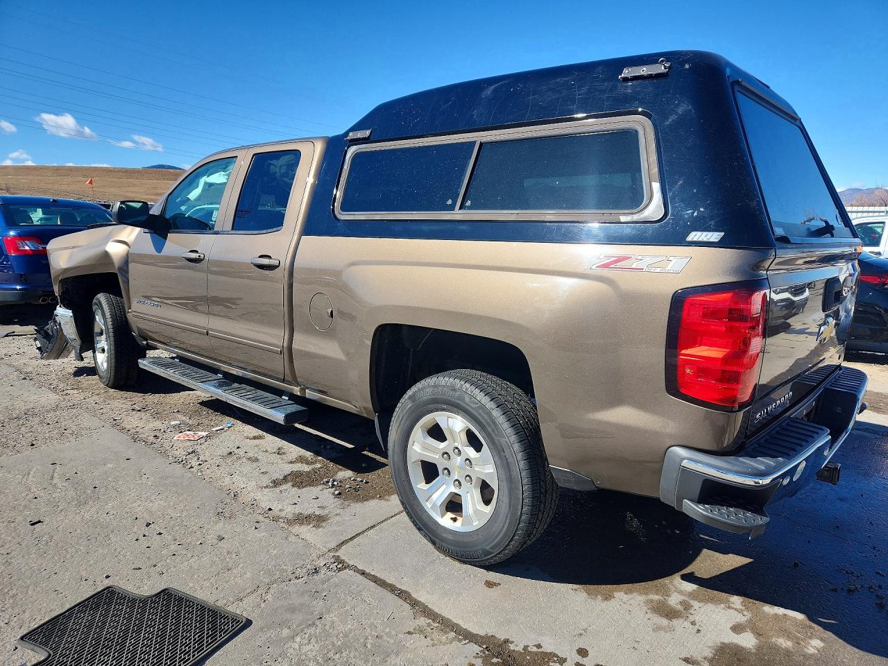 2015 CHEVROLET SILVERADO K1500 LT photo 2