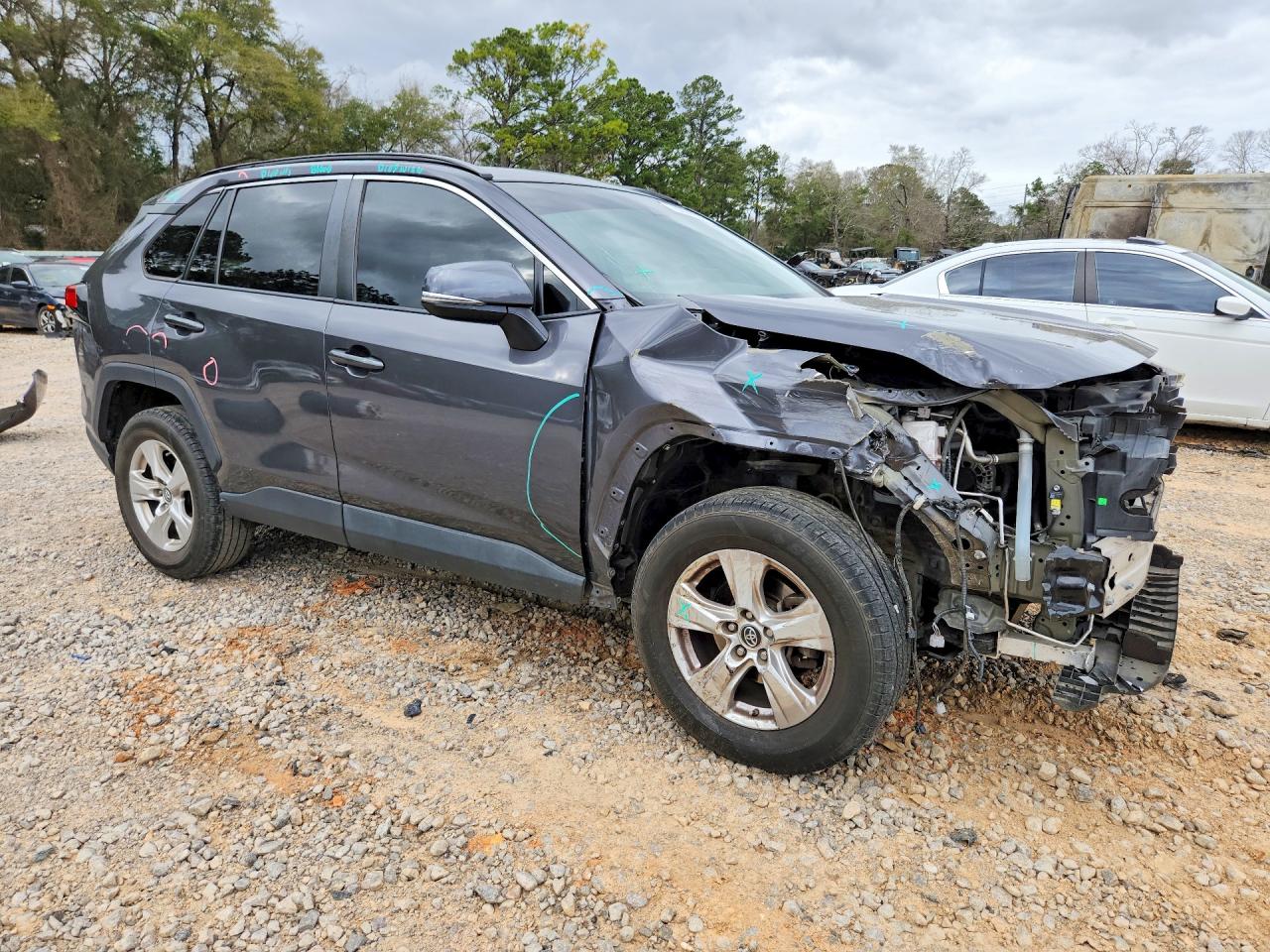 2019 TOYOTA RAV4 photo 4