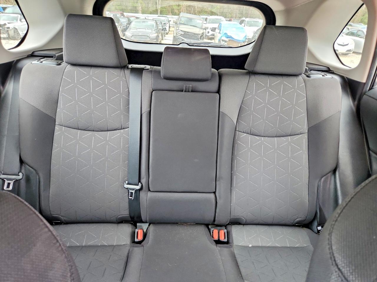 2019 TOYOTA RAV4 photo 10
