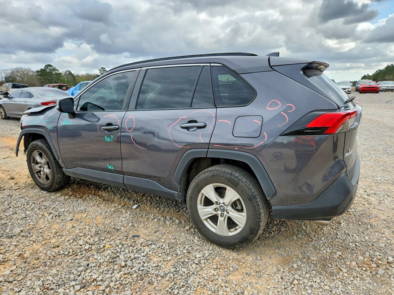 2019 TOYOTA RAV4 photo 2