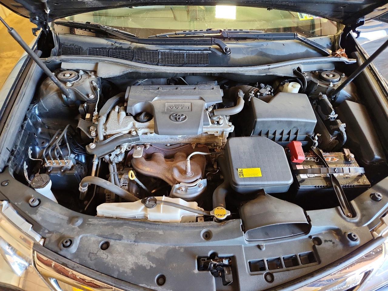 2012 TOYOTA CAMRY XLE photo 11