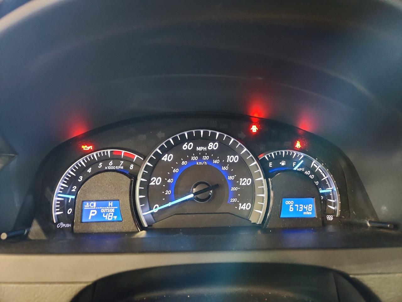 2012 TOYOTA CAMRY XLE photo 9