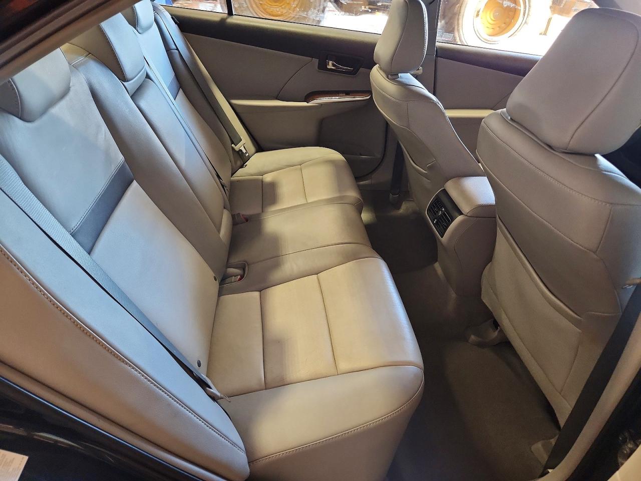 2012 TOYOTA CAMRY XLE photo 10