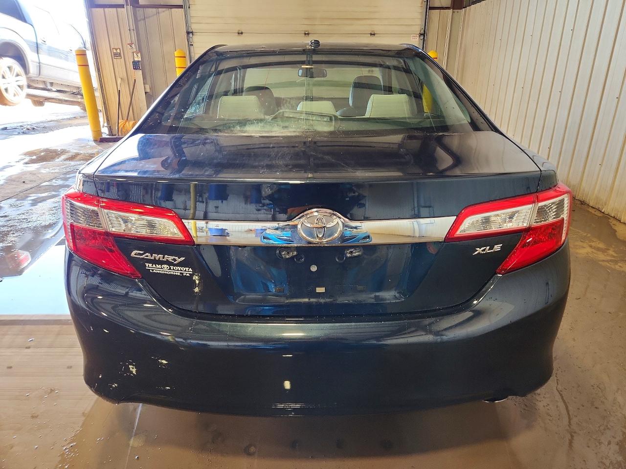 2012 TOYOTA CAMRY XLE photo 6