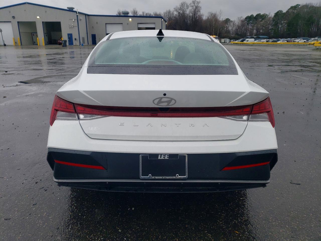 2025 HYUNDAI ELANTRA SEL CONVENIENCE photo 11
