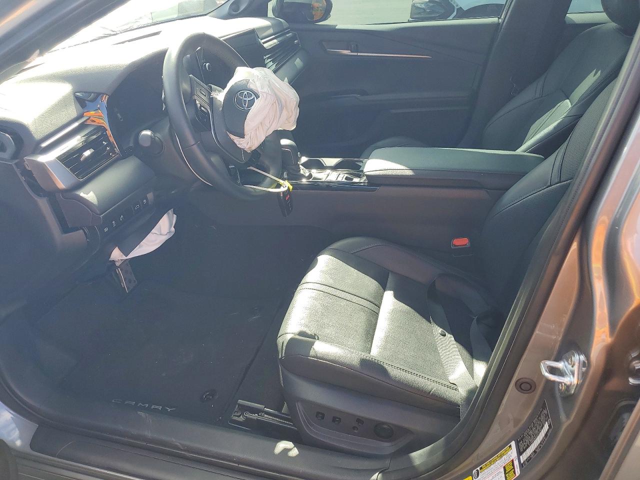 2025 TOYOTA CAMRY XSE photo 13